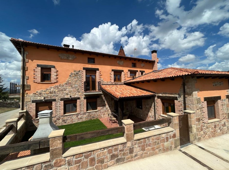 Descubre nuestra casa y un entorno único. Disfruta de una estancia inolvidable.